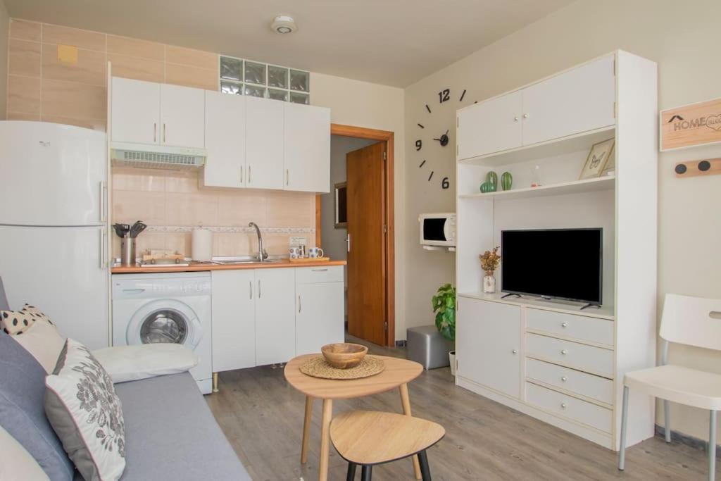 Muy Centrico, Tranquilo Y Confortable **a/c-wifi** Seville