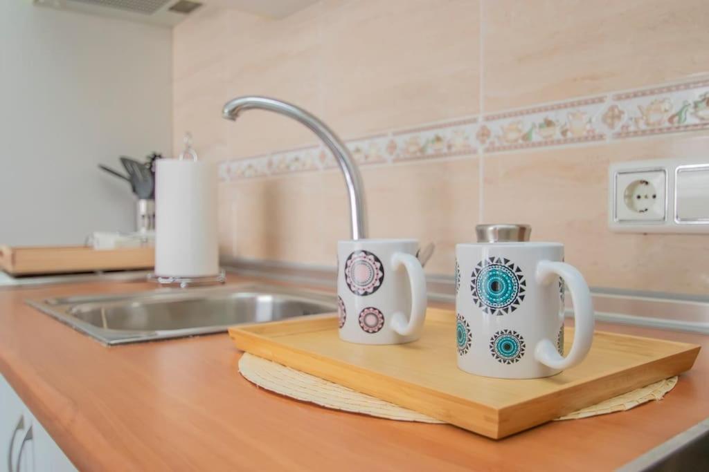 Muy Centrico, Tranquilo Y Confortable **a/c-wifi** Apartment