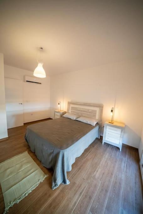 California Duenas Apartment