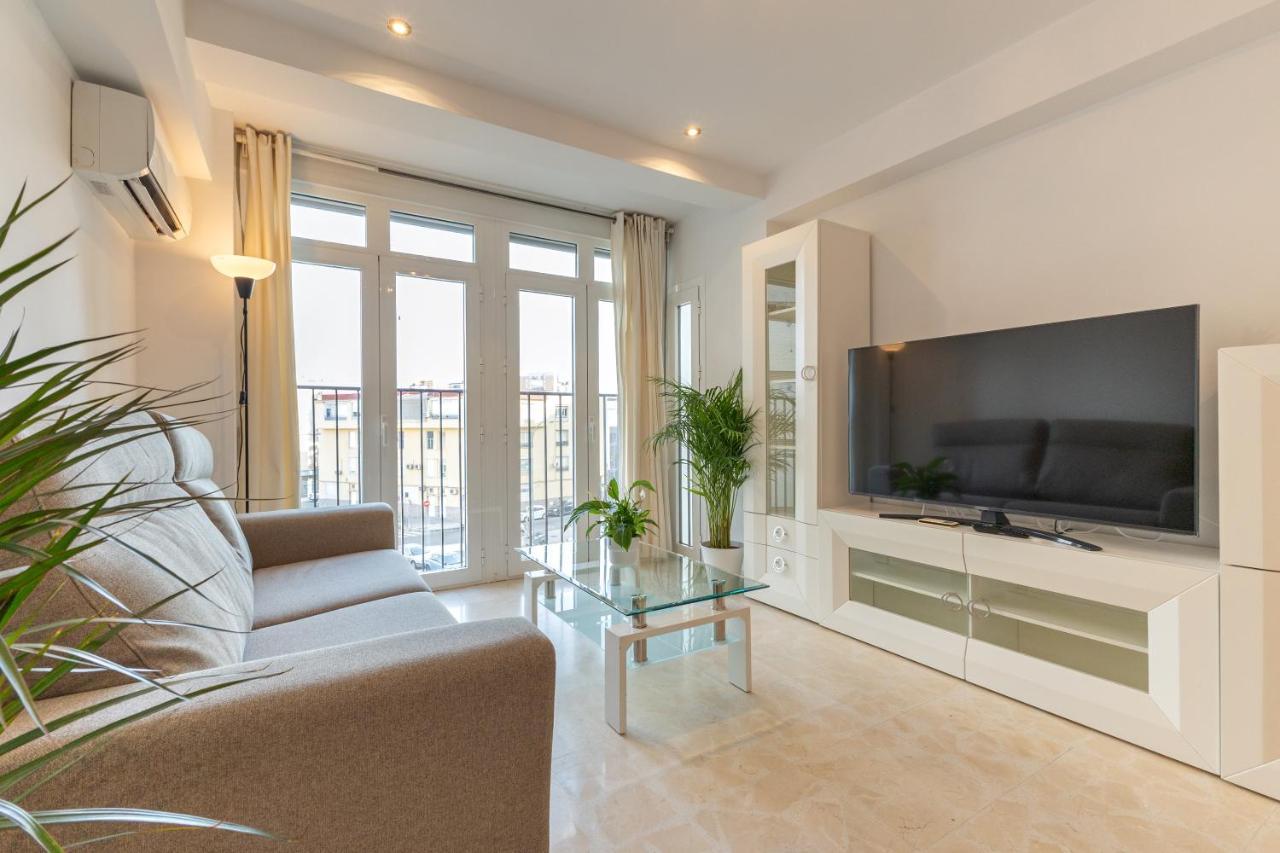 Charming 3 Bedroom At Triana Center By Oui Apartment *