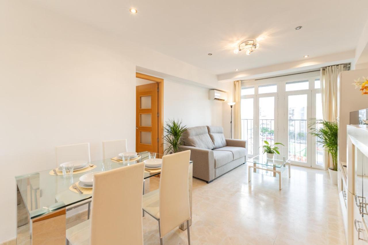 Charming 3 Bedroom At Triana Center By Oui *