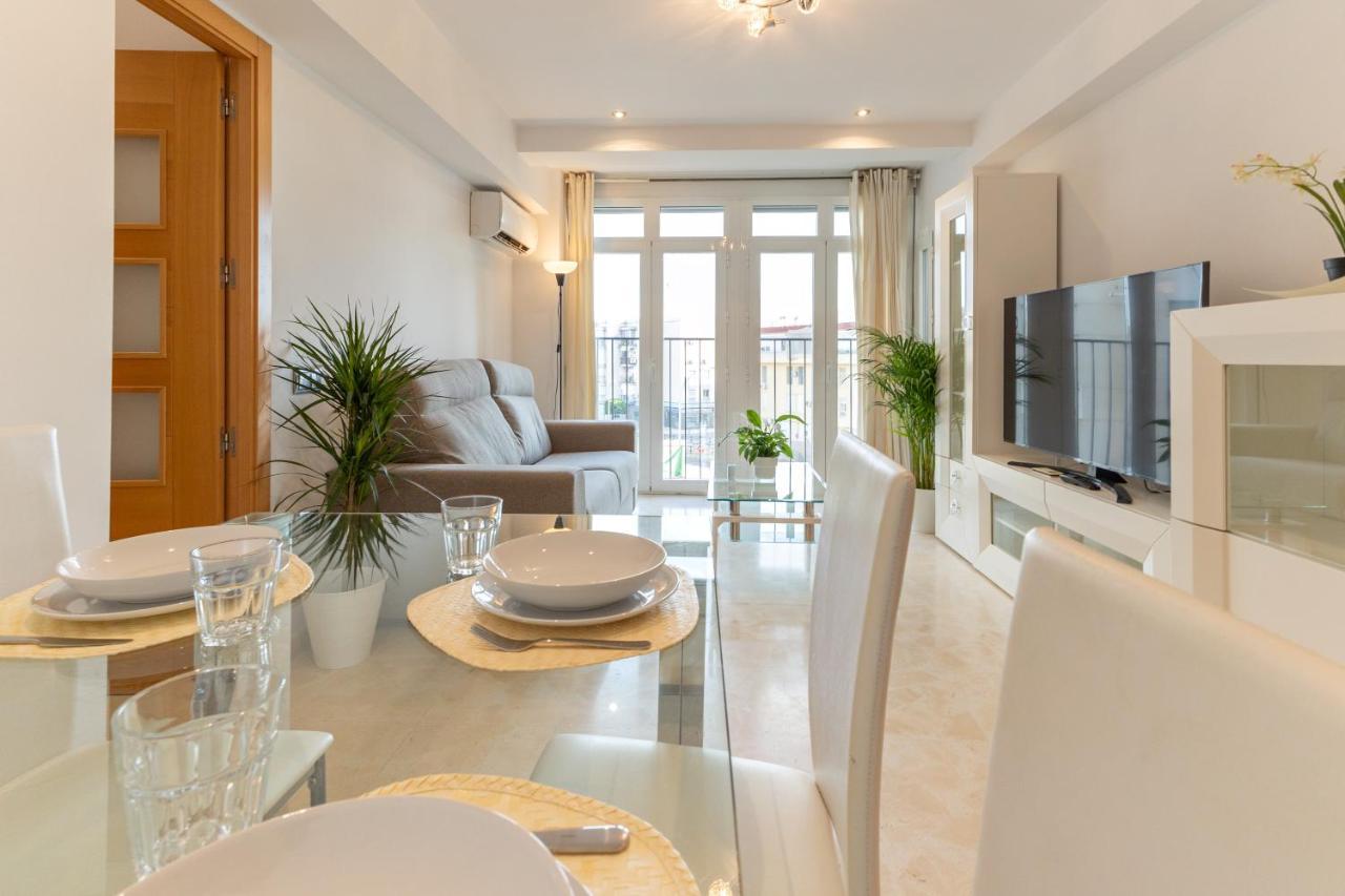 Apartment Charming 3 Bedroom At Triana Center By Oui *