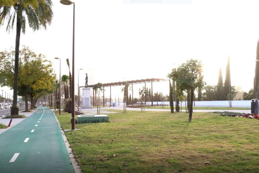 Lumbreras 42 Apartamento, Desayuno De Cortesia, Cerca De Isla Magica Seville
