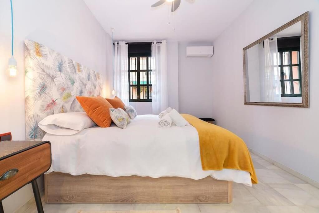 A19 Brand New By Triana Bridge Apartment *