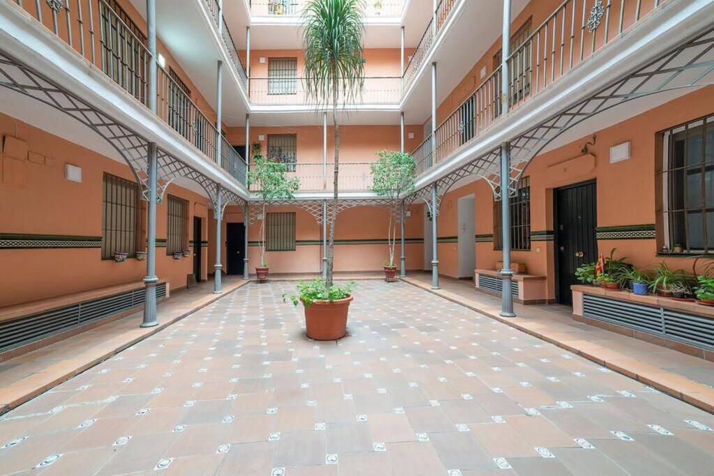 Apartment A19 Brand New By Triana Bridge *