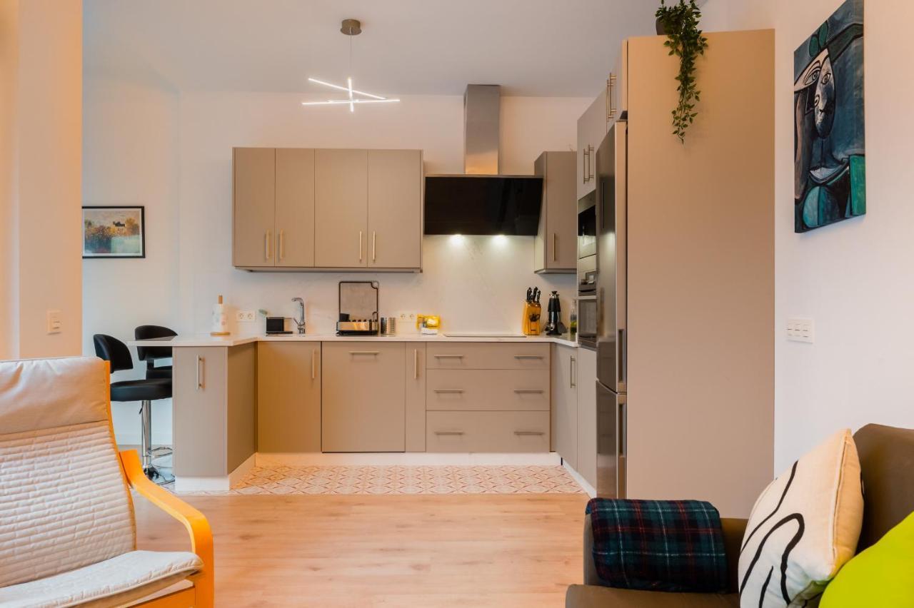 Charming New - Bd 1 Bth - Triana Apartment