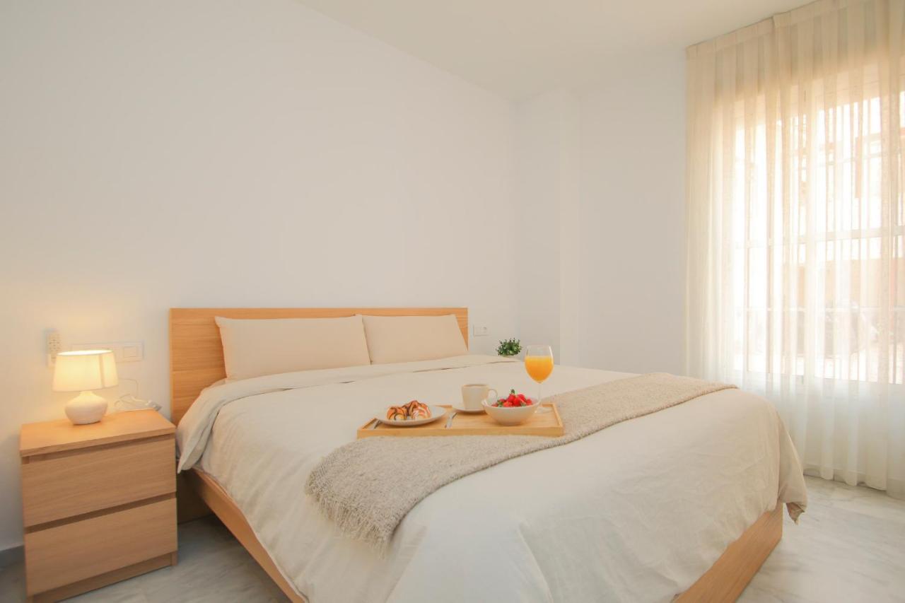 Modern - Luxe Queen Bed - Walk To Isla Magica Apartment Seville