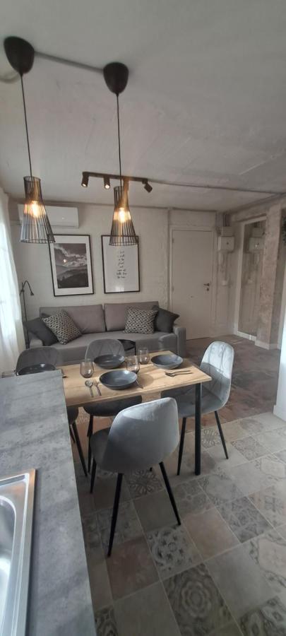 Apartment Sunny Handmade Home. Wi-fi, A/c & Free Parking *