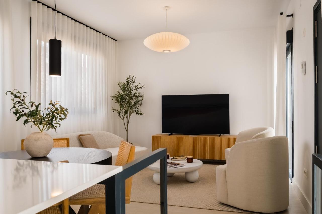 Stylish Designer Duplex-3beds 2baths-puerta Carmona Centro Apartamento