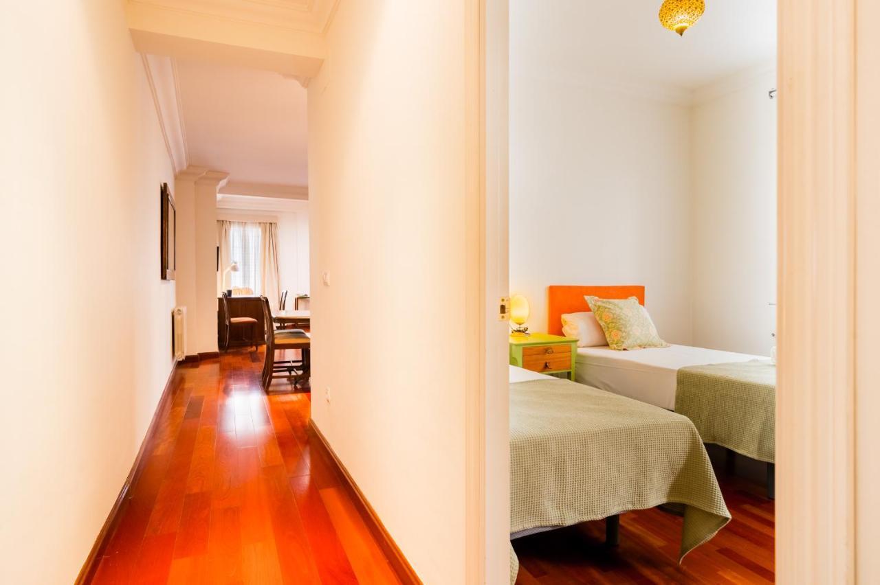 Amplio Y Luminoso-2d 2b-triana Apartment *