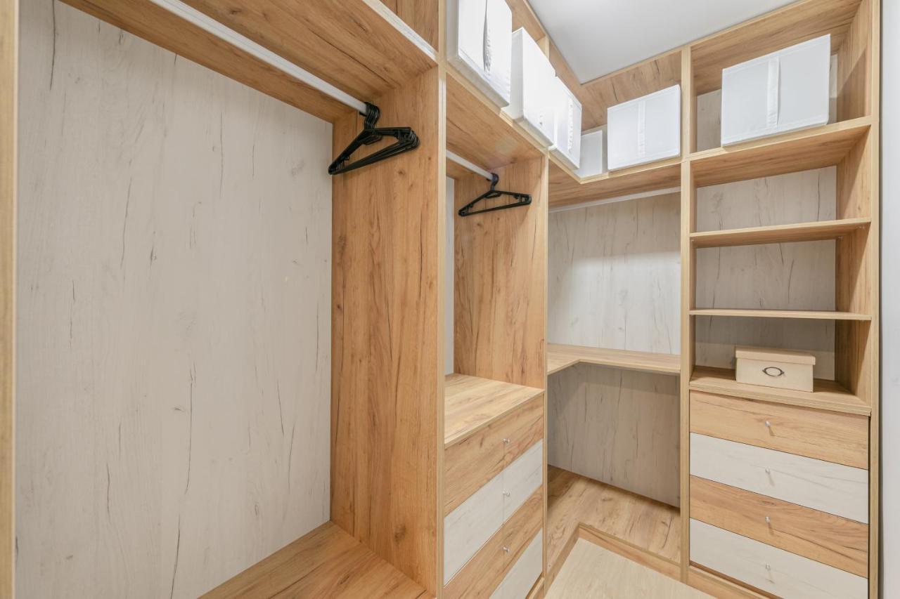 Apartment Avanti Murillo, Elegance & Comfort