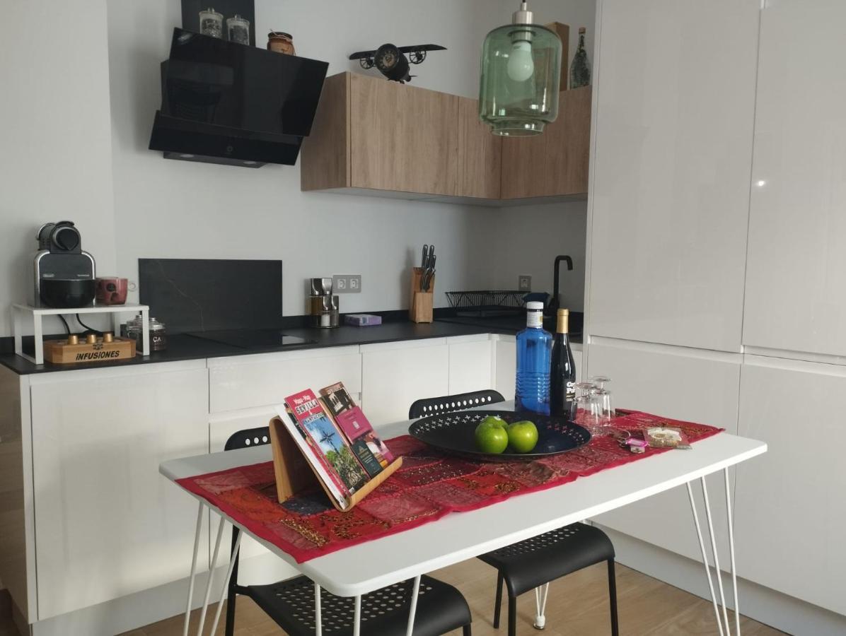 Apartment Atico Aire De Triana