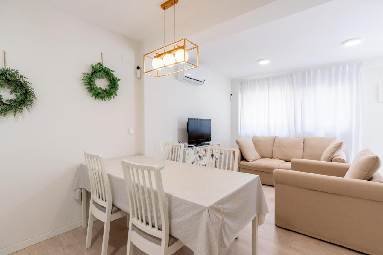 Apartment Whitey Aparment In Triana
