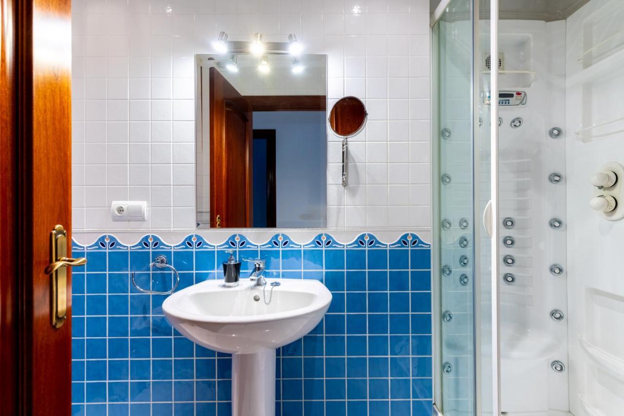 Apartment Center Of Seville! Luxury In Sevillian Manor House!