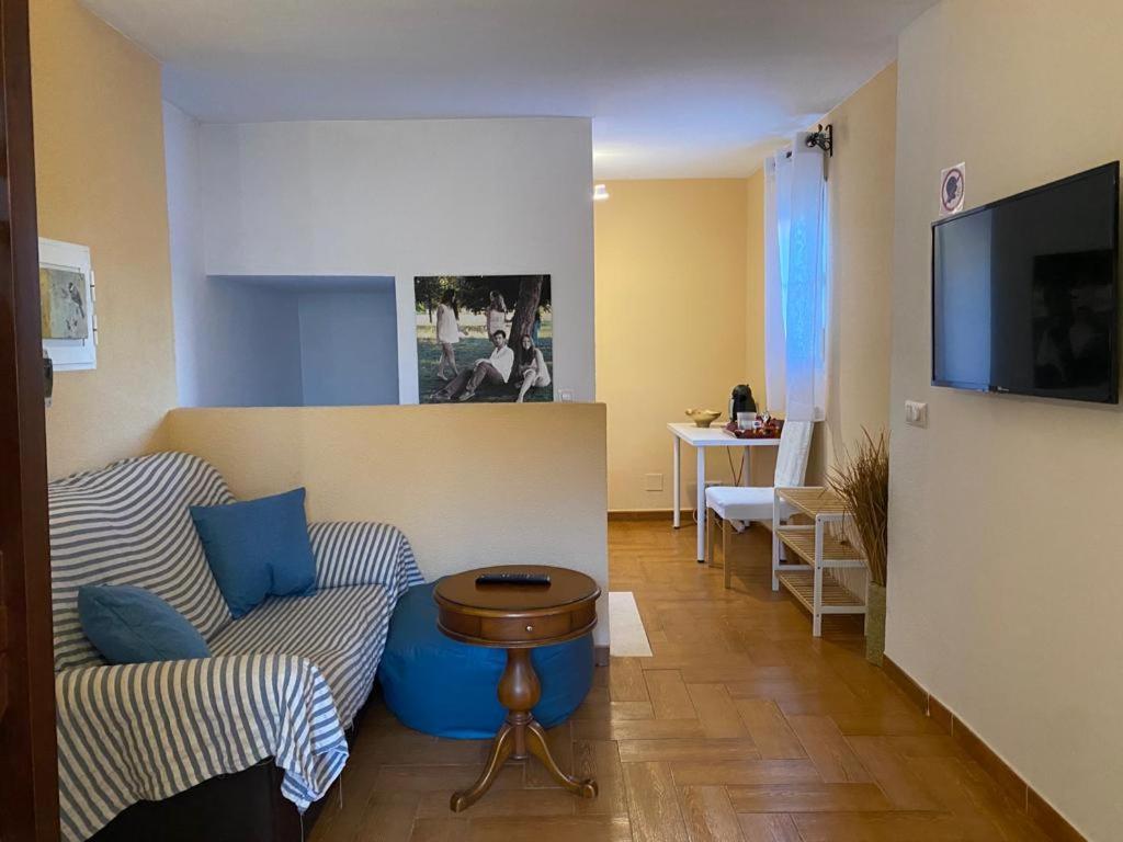 Familia Anfitriona Acoge Habitación en casa particular Sevilla