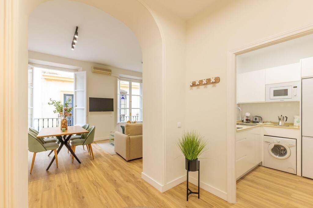 Apartment Juan De La Encina Seville