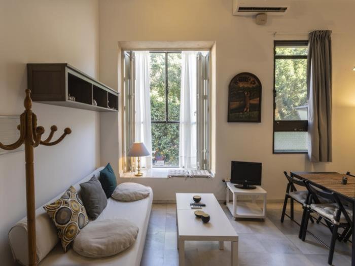 San Leandro De Oasis En El Centro Seville