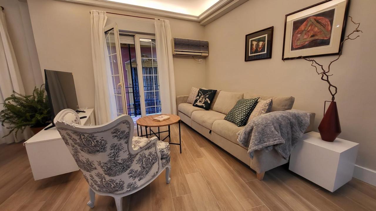 Rentalsevilla En La Plaza Del Salvador Seville
