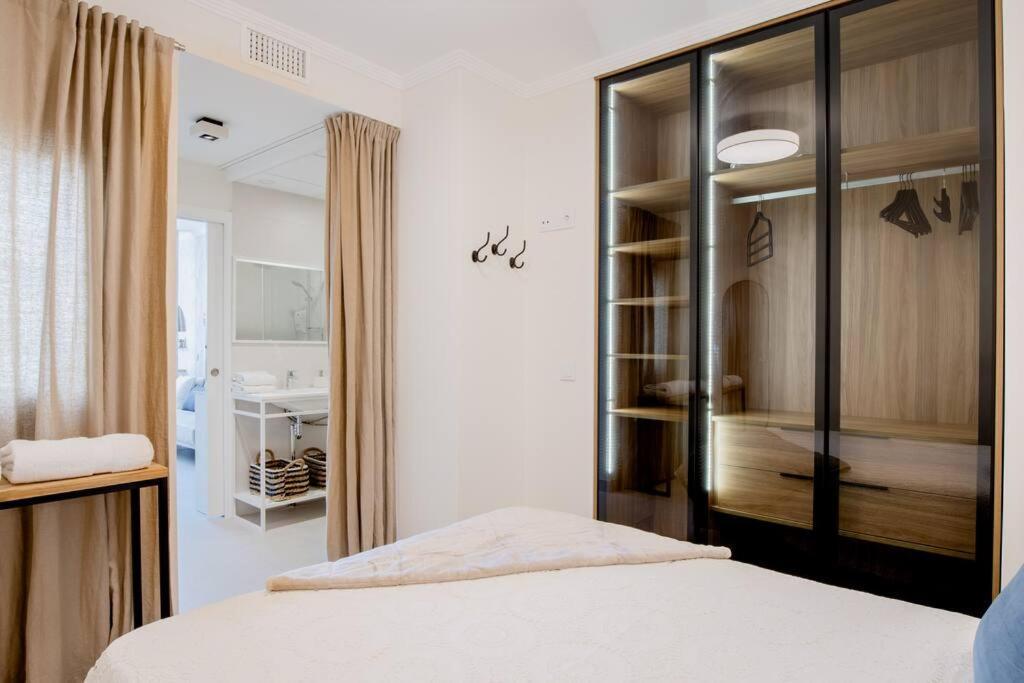 Atico C/ Adriano_catedral. Apartment *