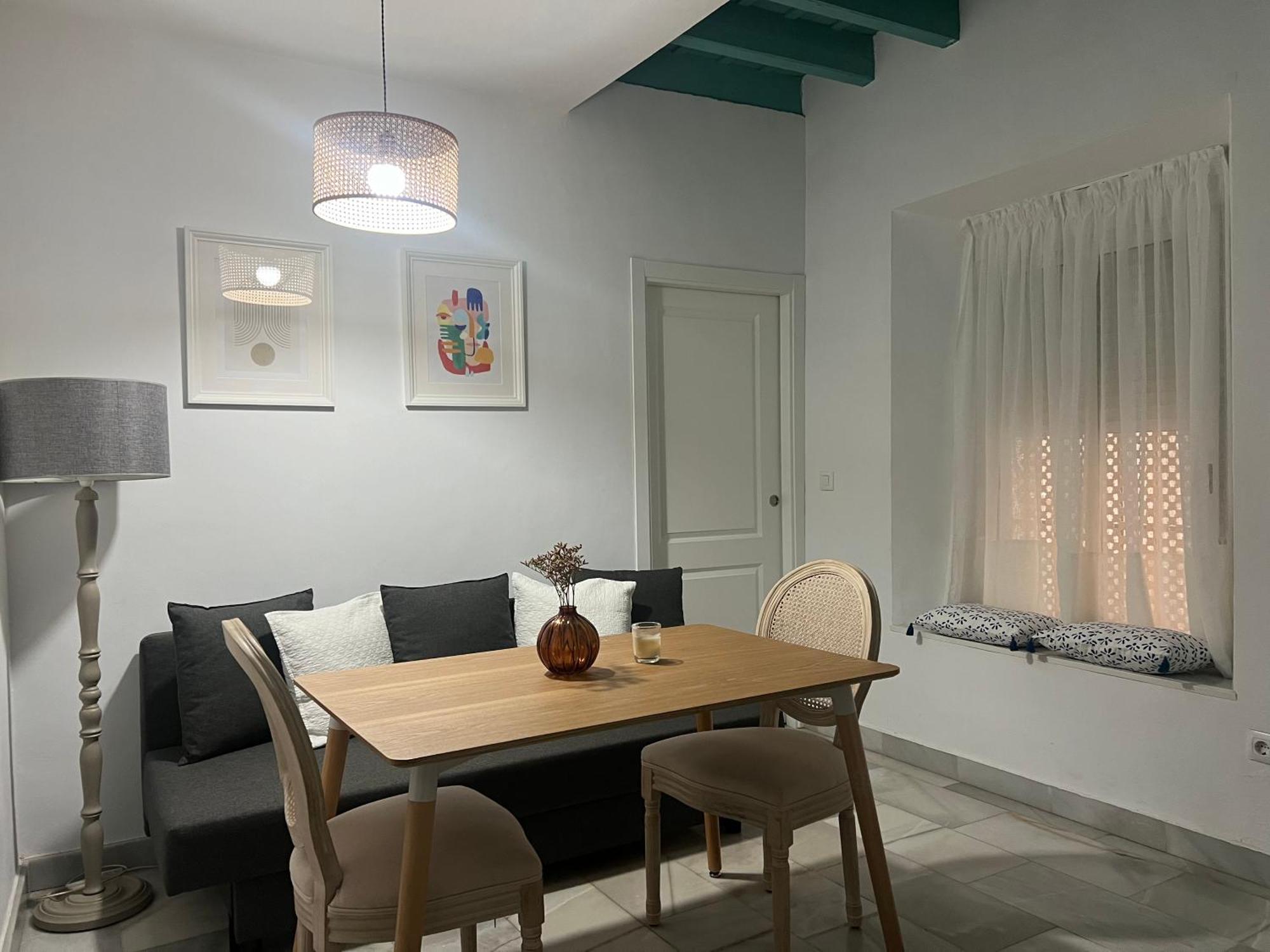 En Casco Antiguo - Plaza De La Gavidia Apartamento *