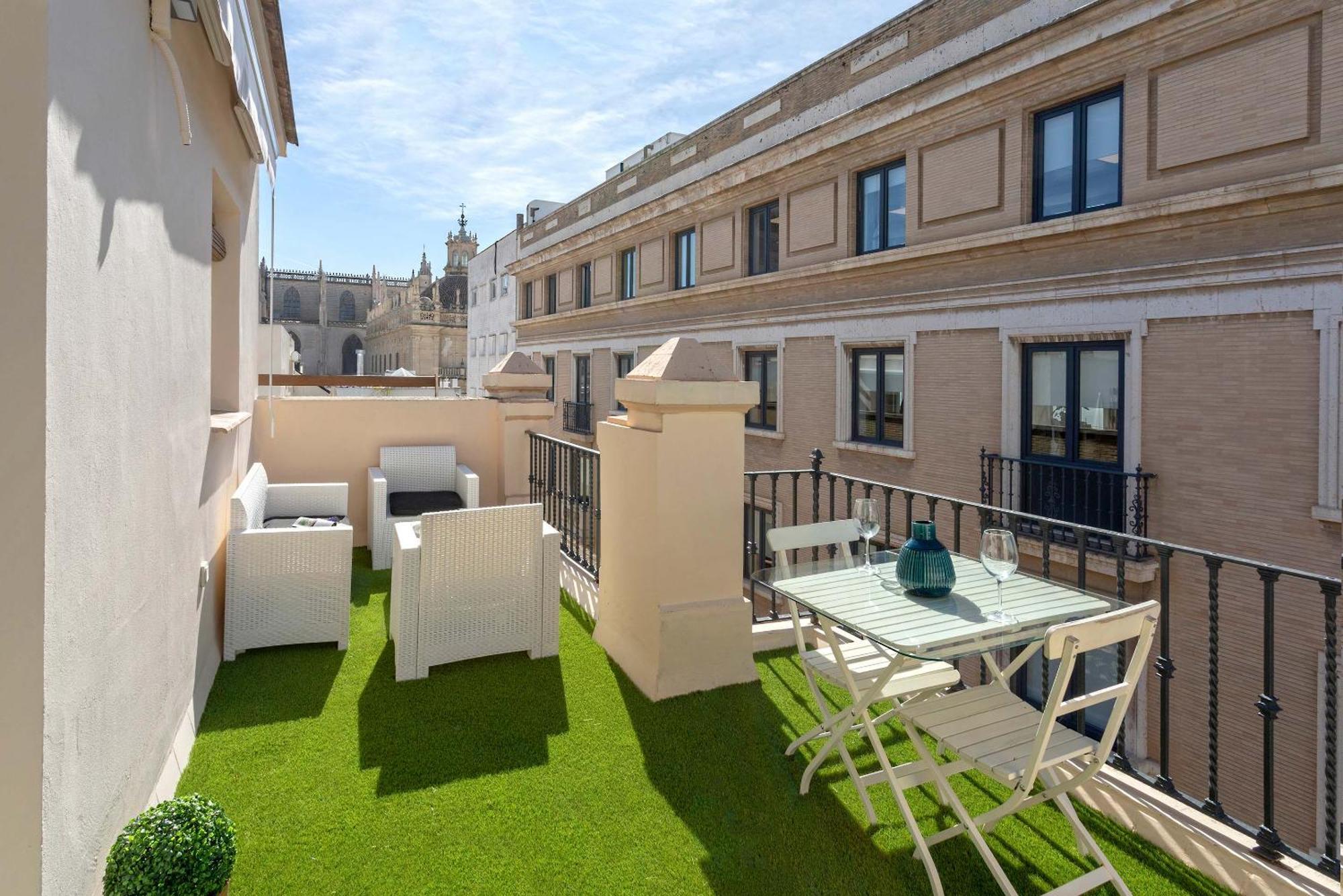 Genteel Giralda Apartment *