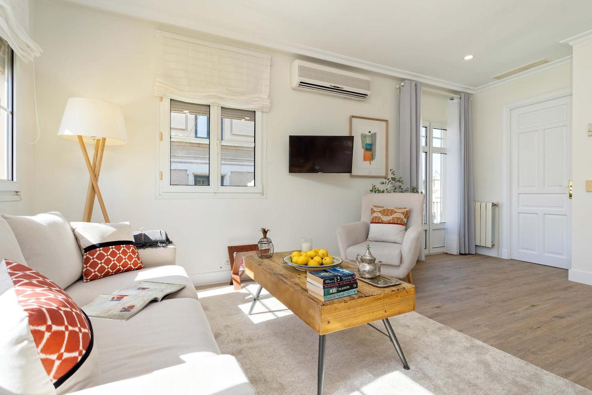 Genteel Giralda Apartment *