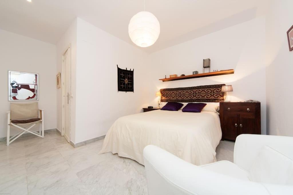 Centrally Located In Old Palace House Seville