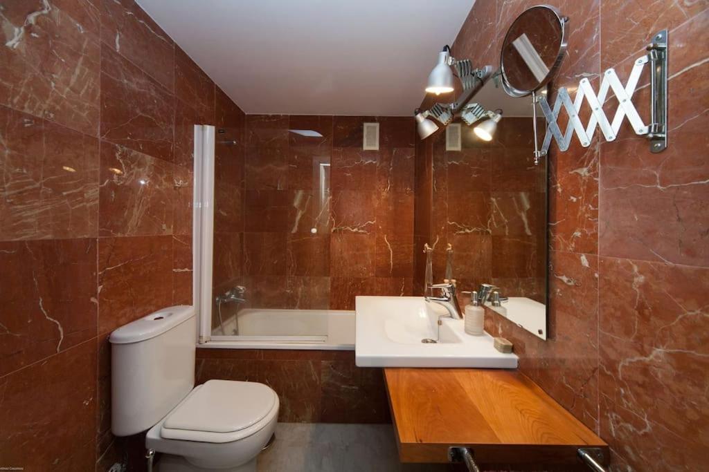 Centrally Located In Old Palace House Seville