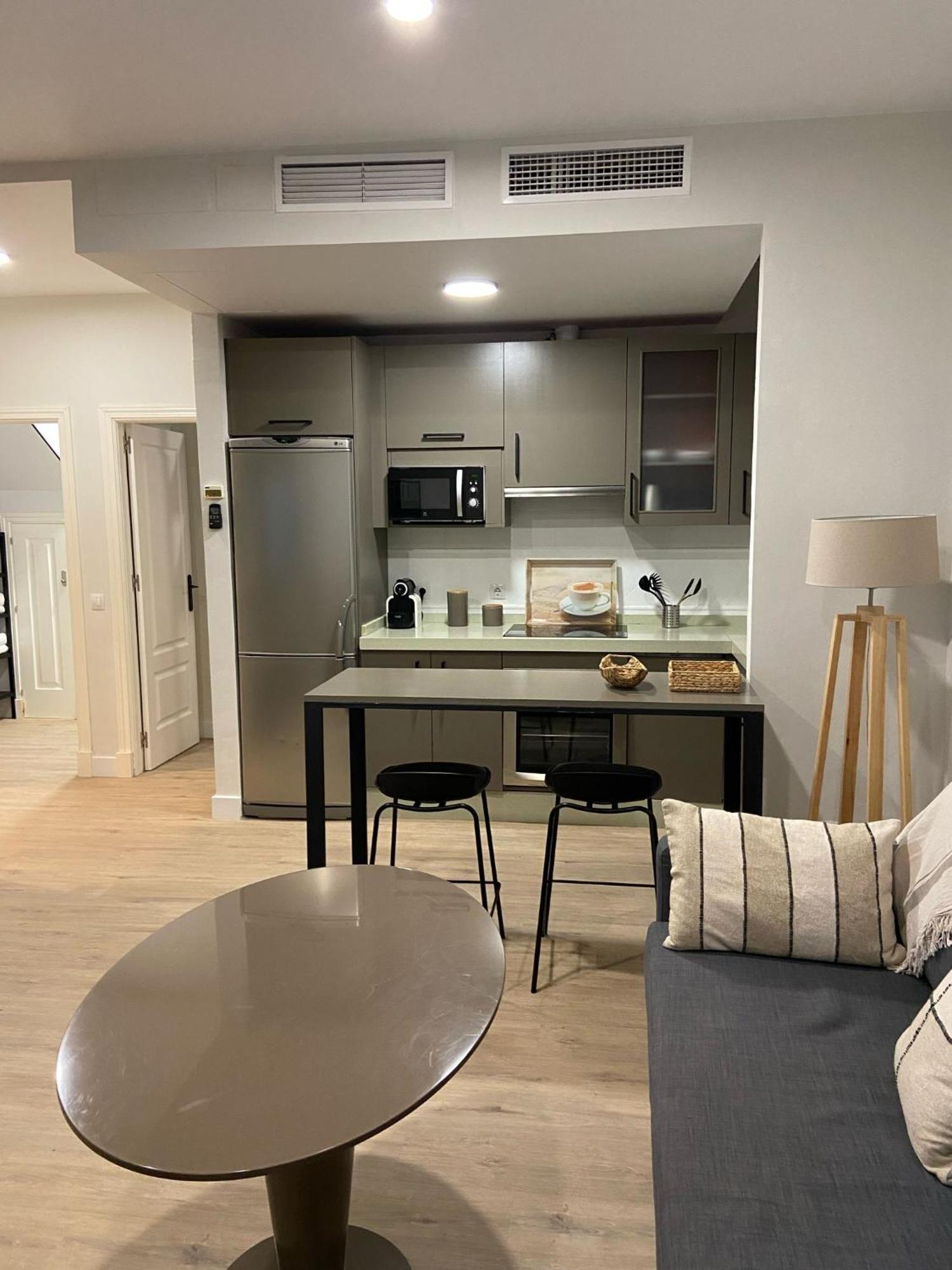 Lira Home, Centro Sevilla