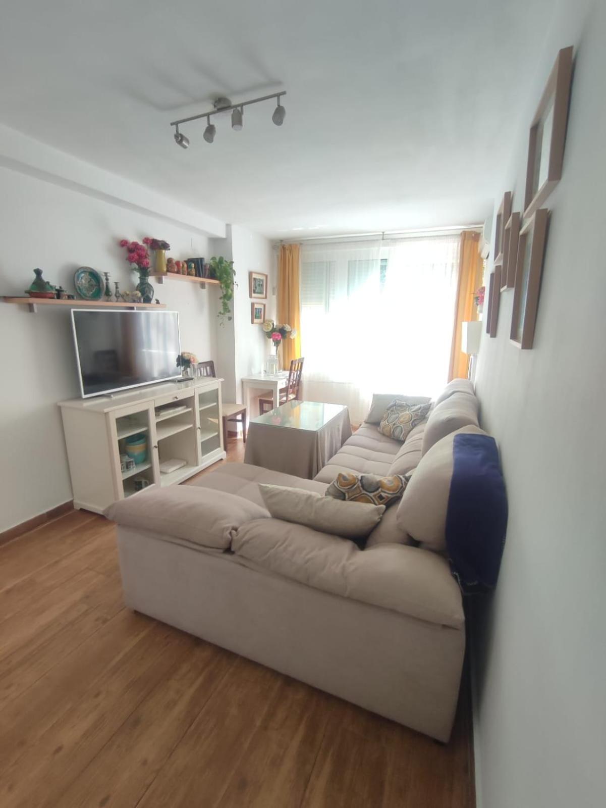 Apartment Piso Reformado 3 *