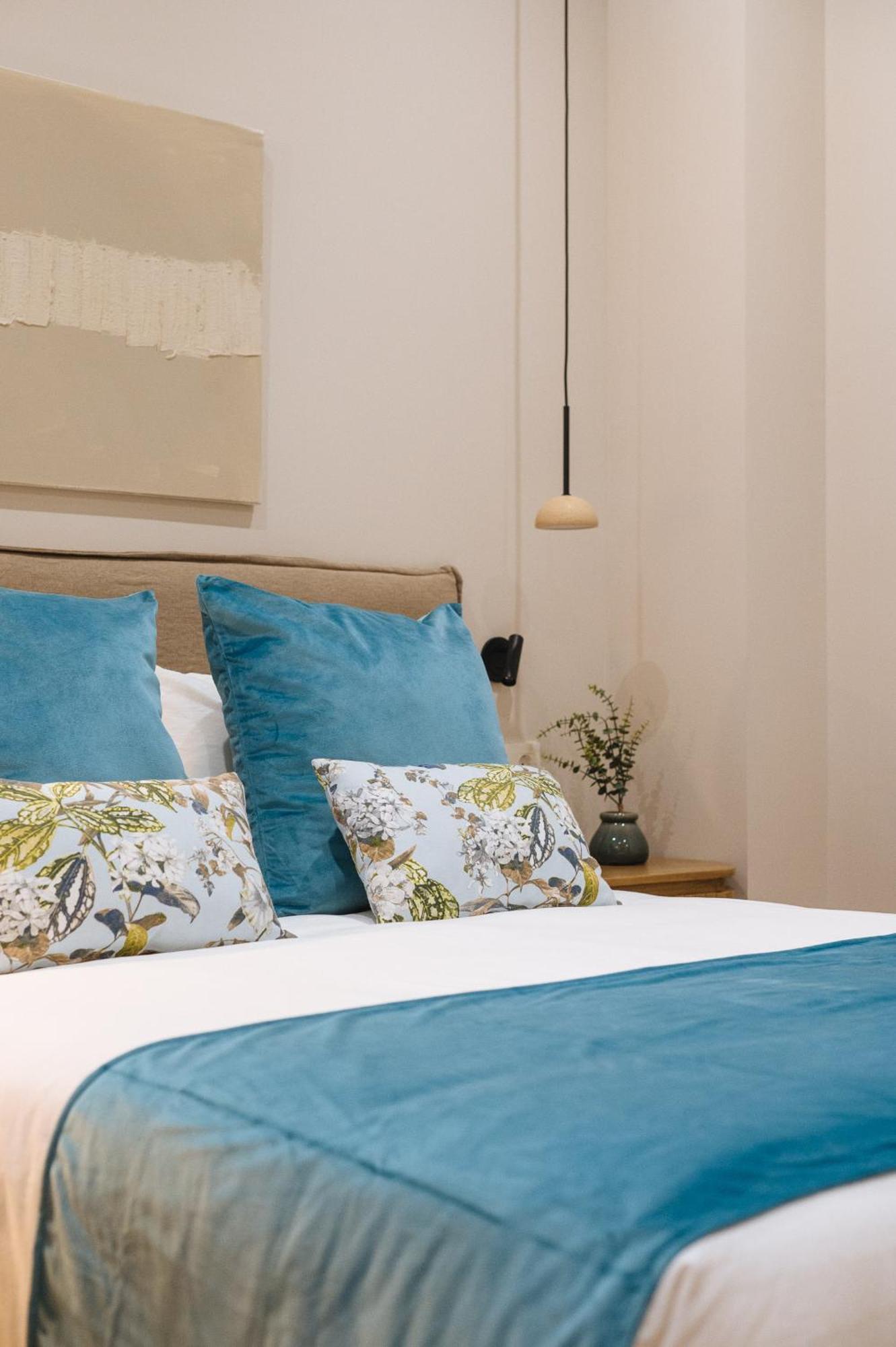 New Hostly Alameda Seville