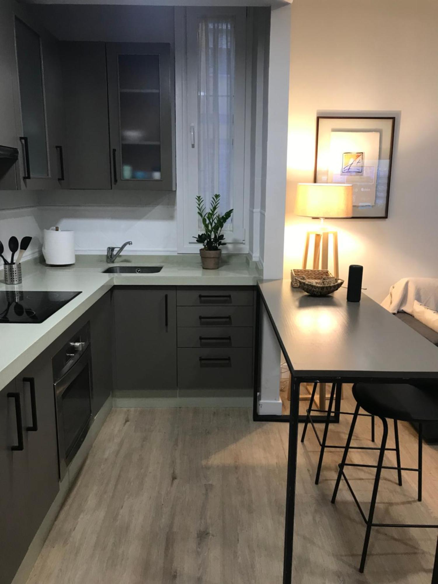 Lira Home, Centro