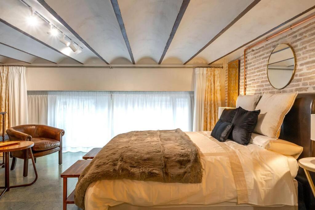 Triana Deluxe Duplex Apartment