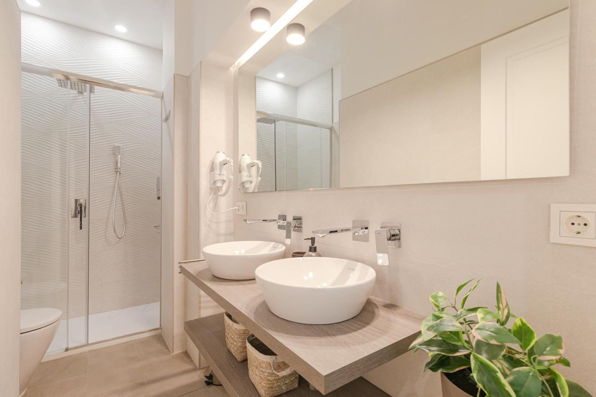 San Luis Downtown & Pool Apartment Seville