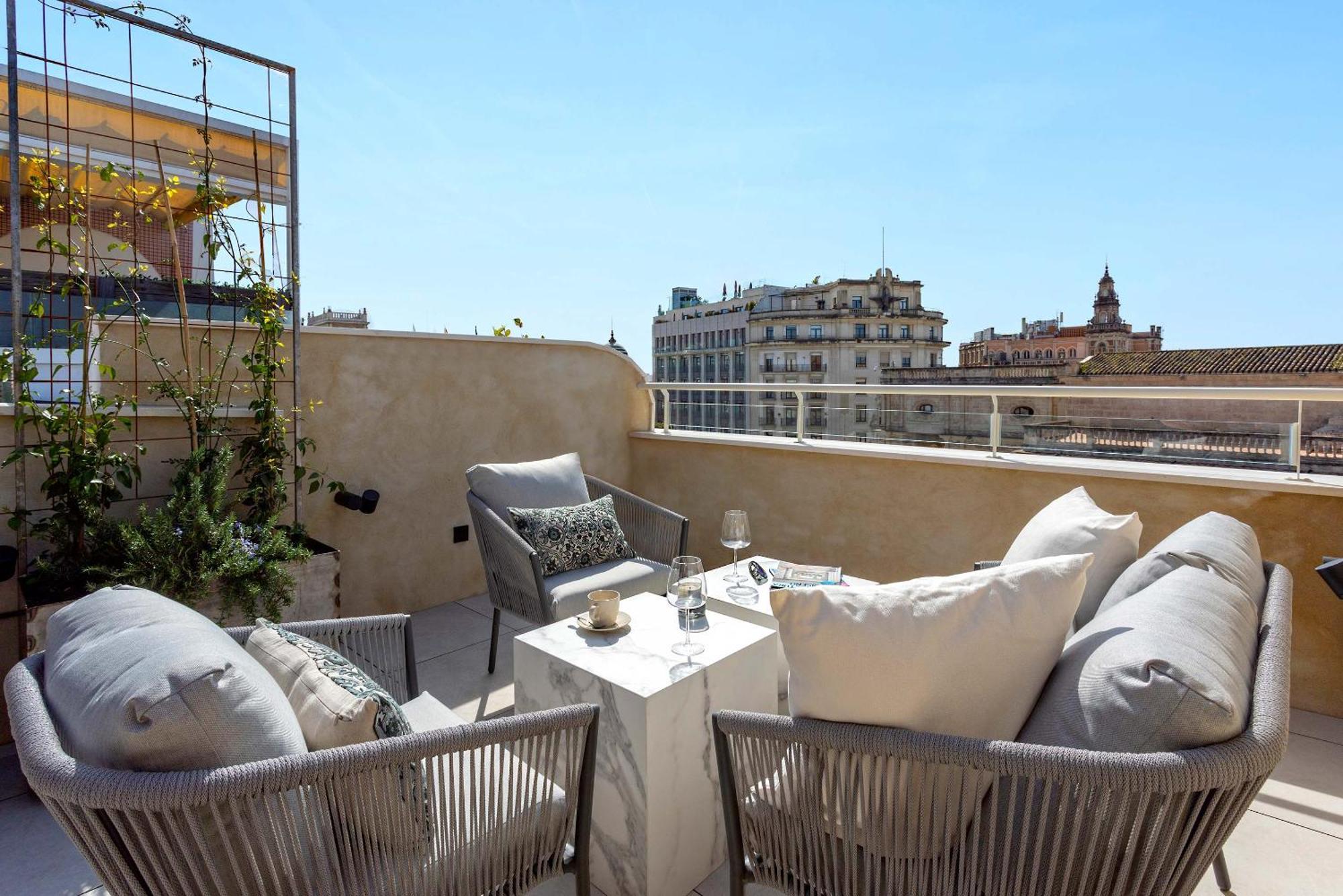 Genteel San Francisco Seville