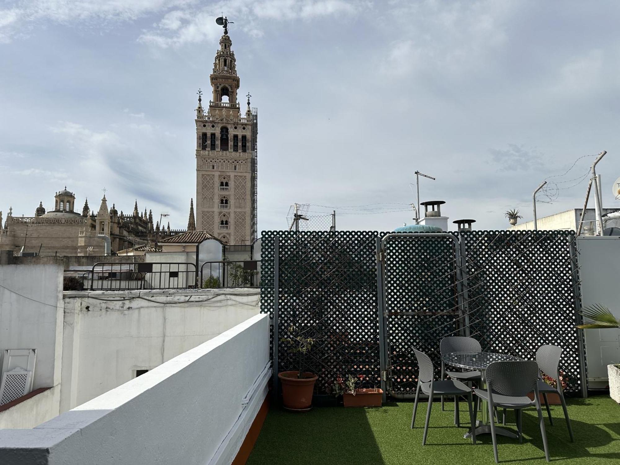 Abades Junto A La Catedral De * Sevilla