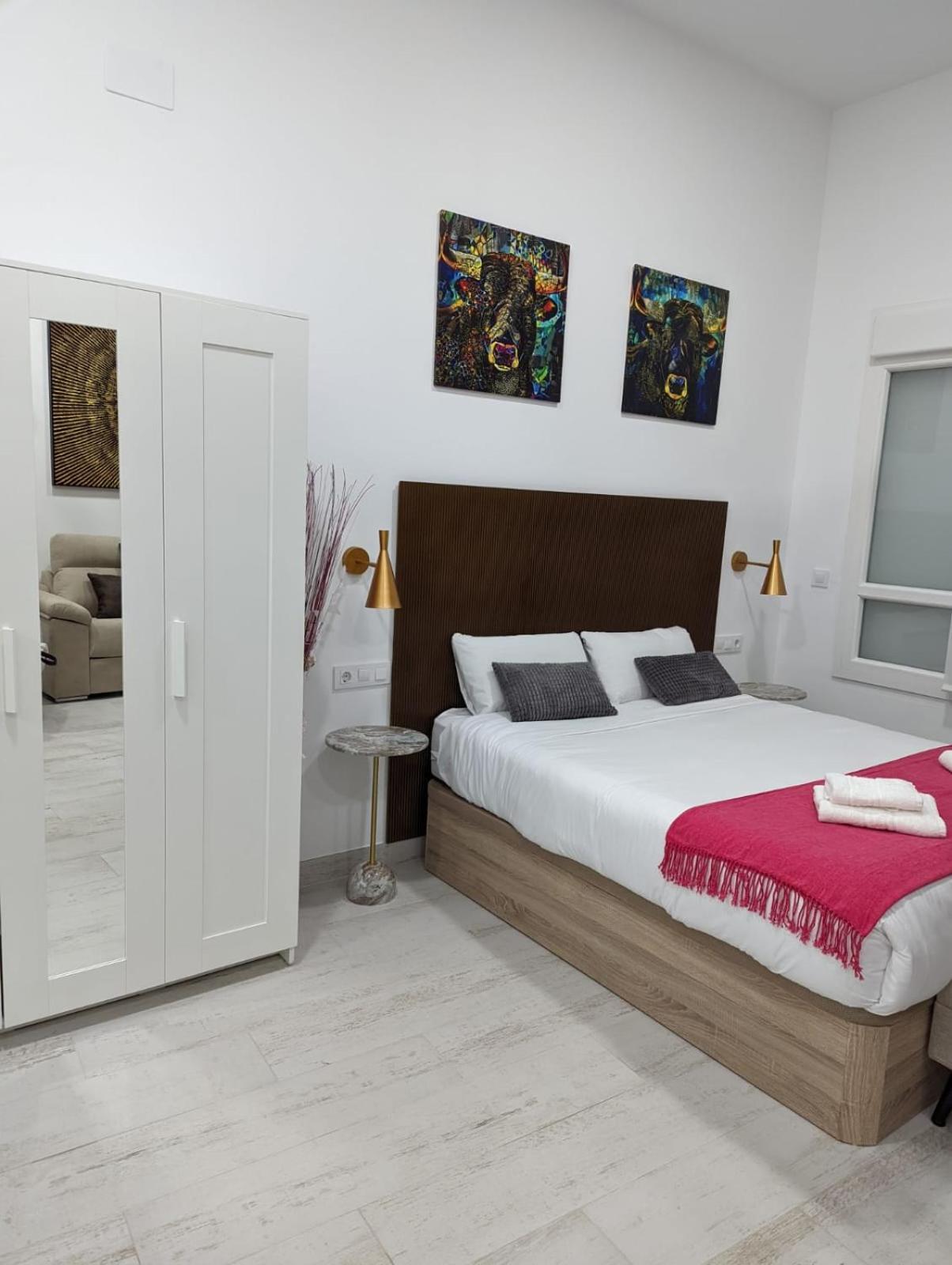Deluxe En Av Cruz Roja Apartment Seville