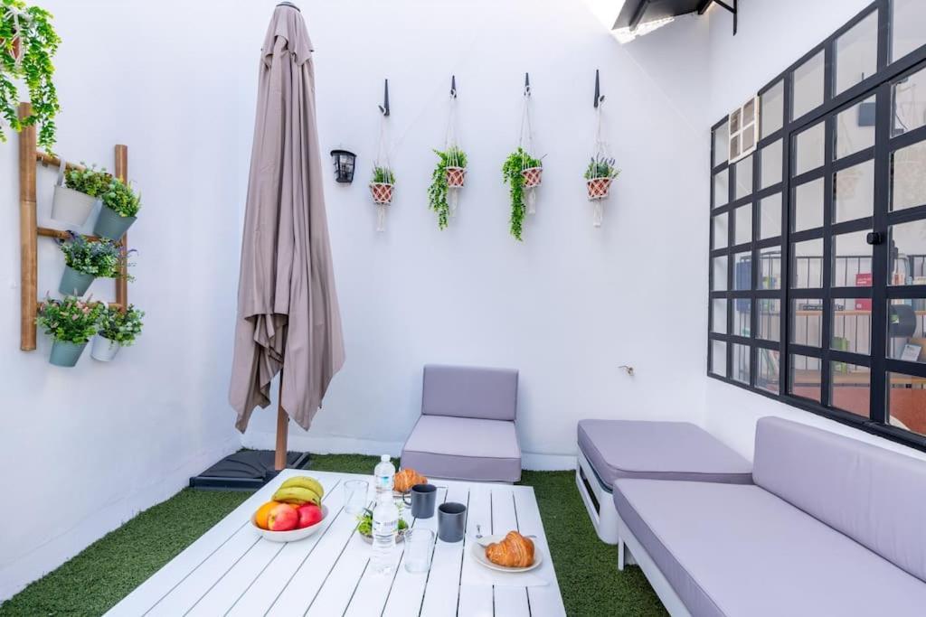 Sueno De Sevilla, En La Alfalfa Seville