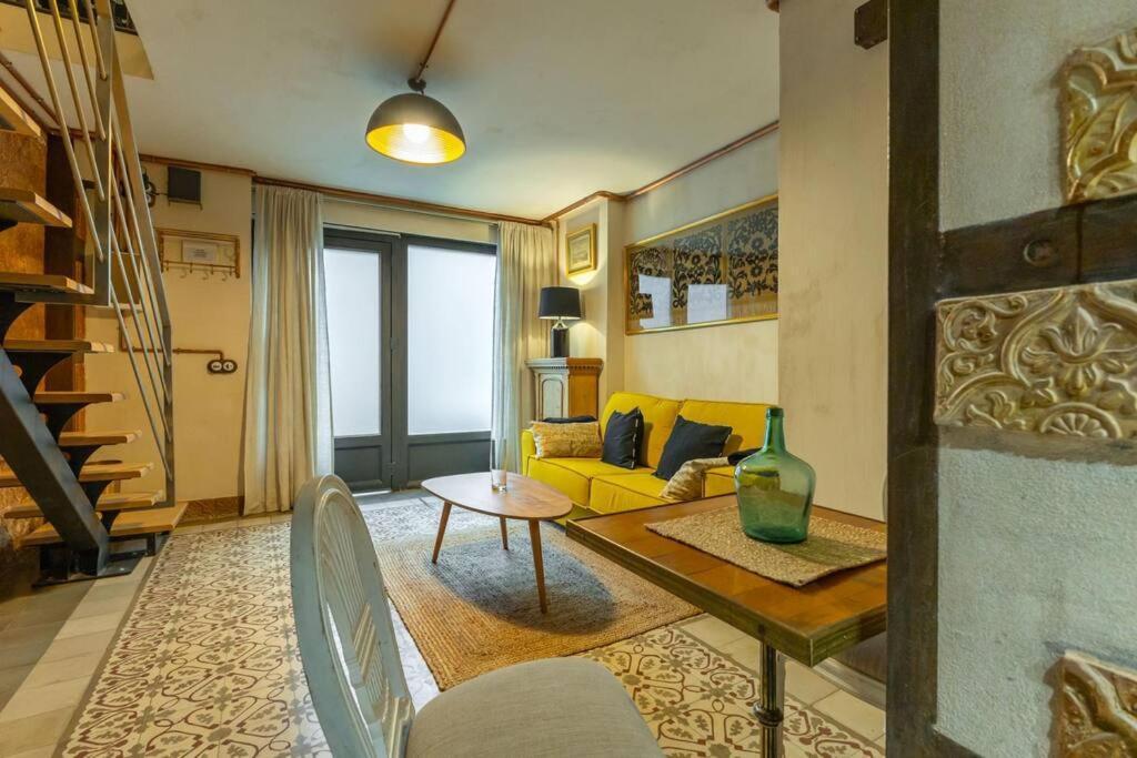 Apartment Triana Deluxe Duplex Seville