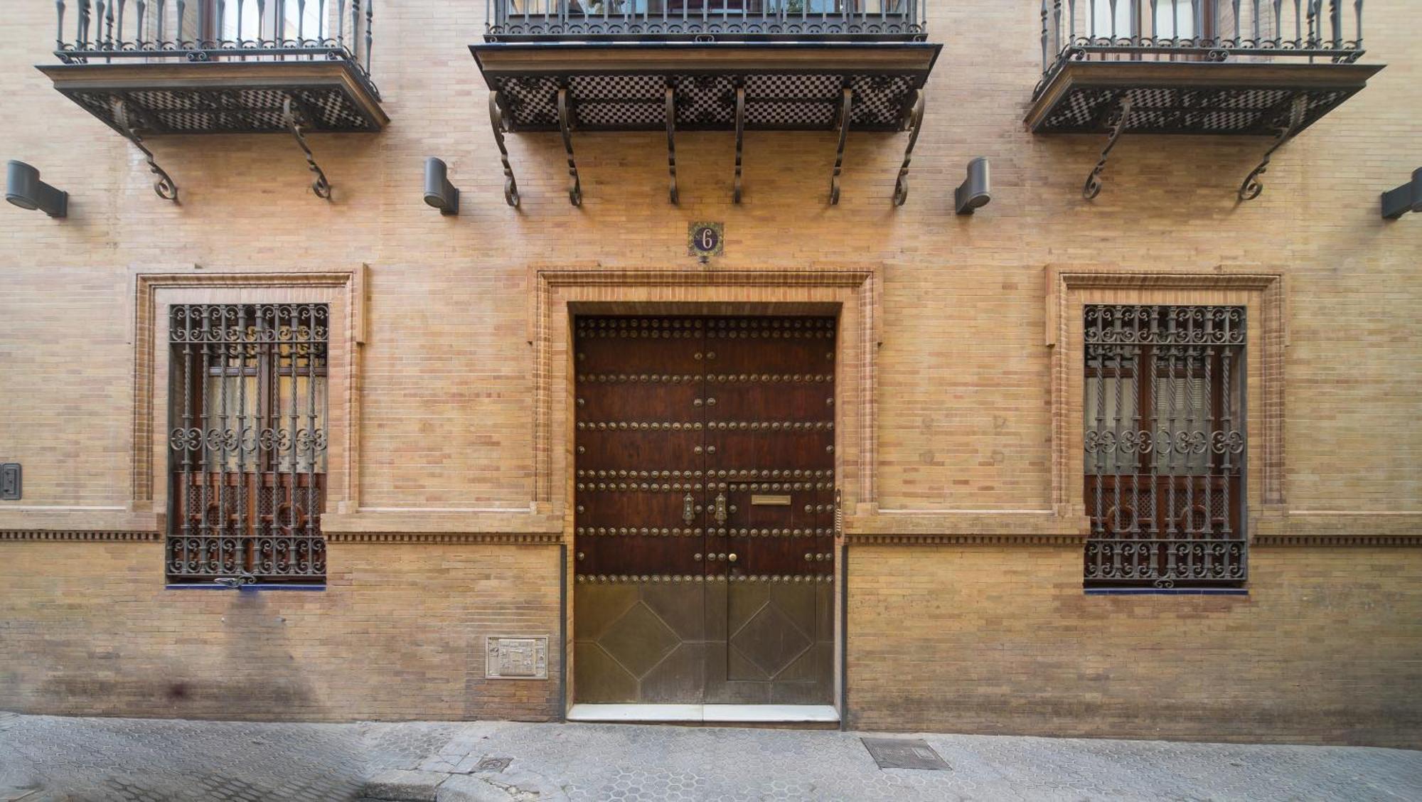 Exclusive Triplex With Private Terrace