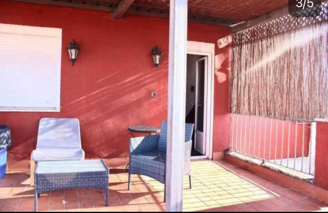 Room, View To The * Seville