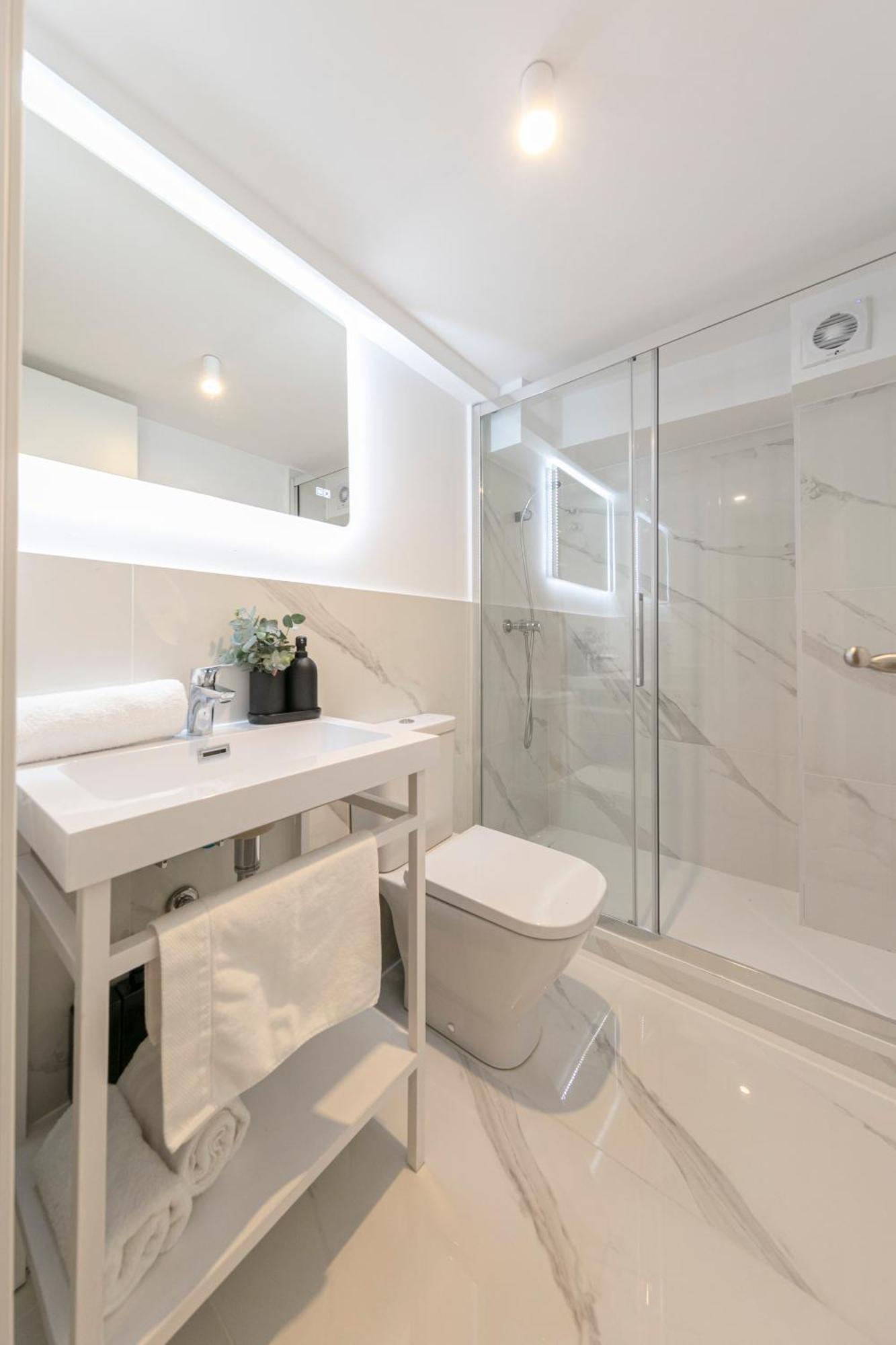 Isg Conde Negro 10 Apartamento Sevilla