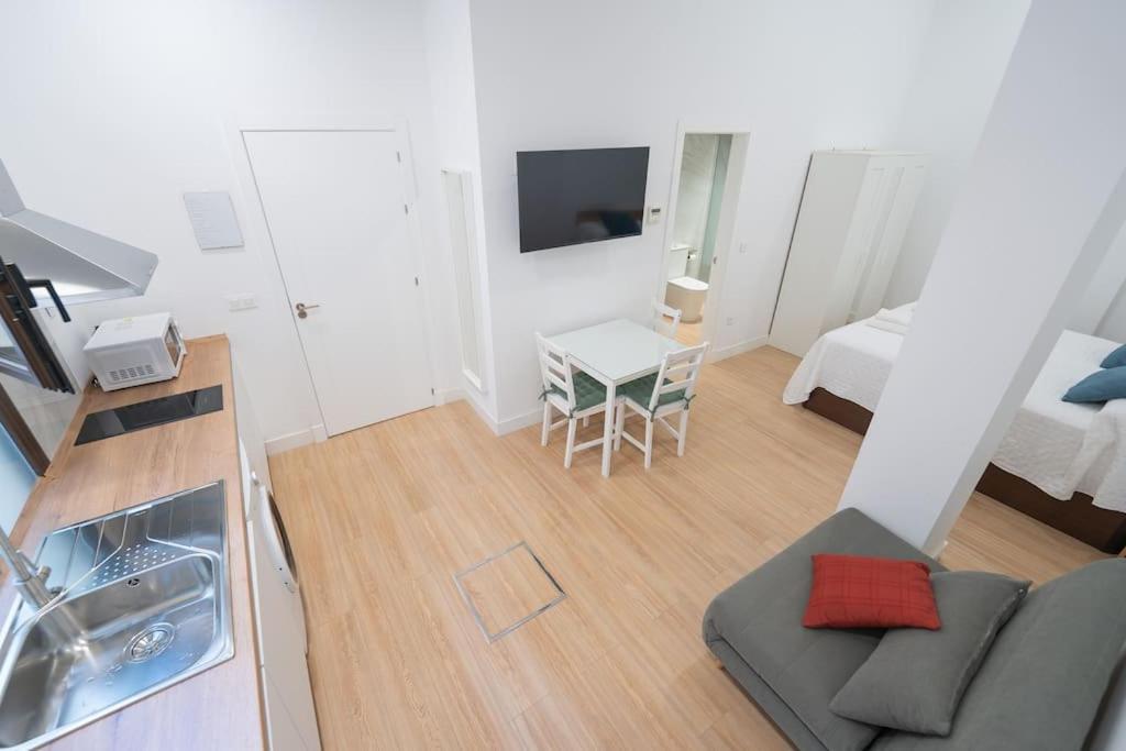 Estudio A Estrenar En San Bernardo * Seville