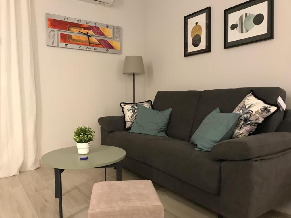 En Triana: Junto San Jacinto Parking Opcional Apartment