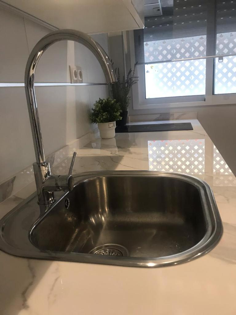 En Triana: Junto San Jacinto Parking Opcional Apartment Seville