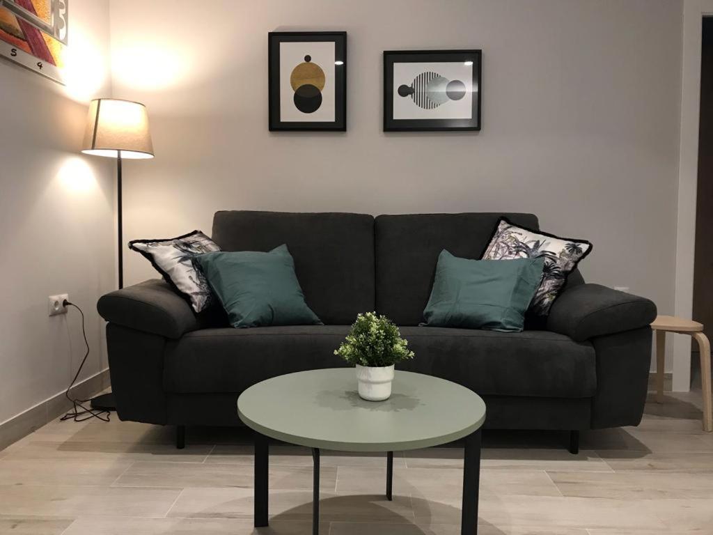 Apartment En Triana: Junto San Jacinto Parking Opcional *