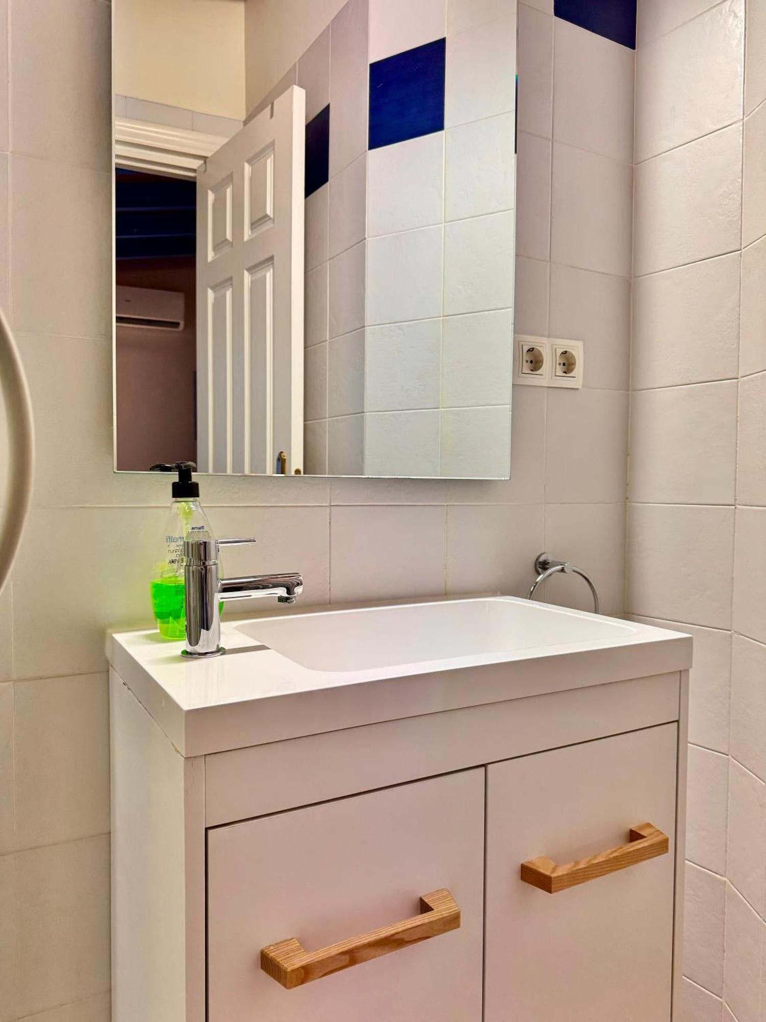 Modern Duplex Center 2d2b Seville