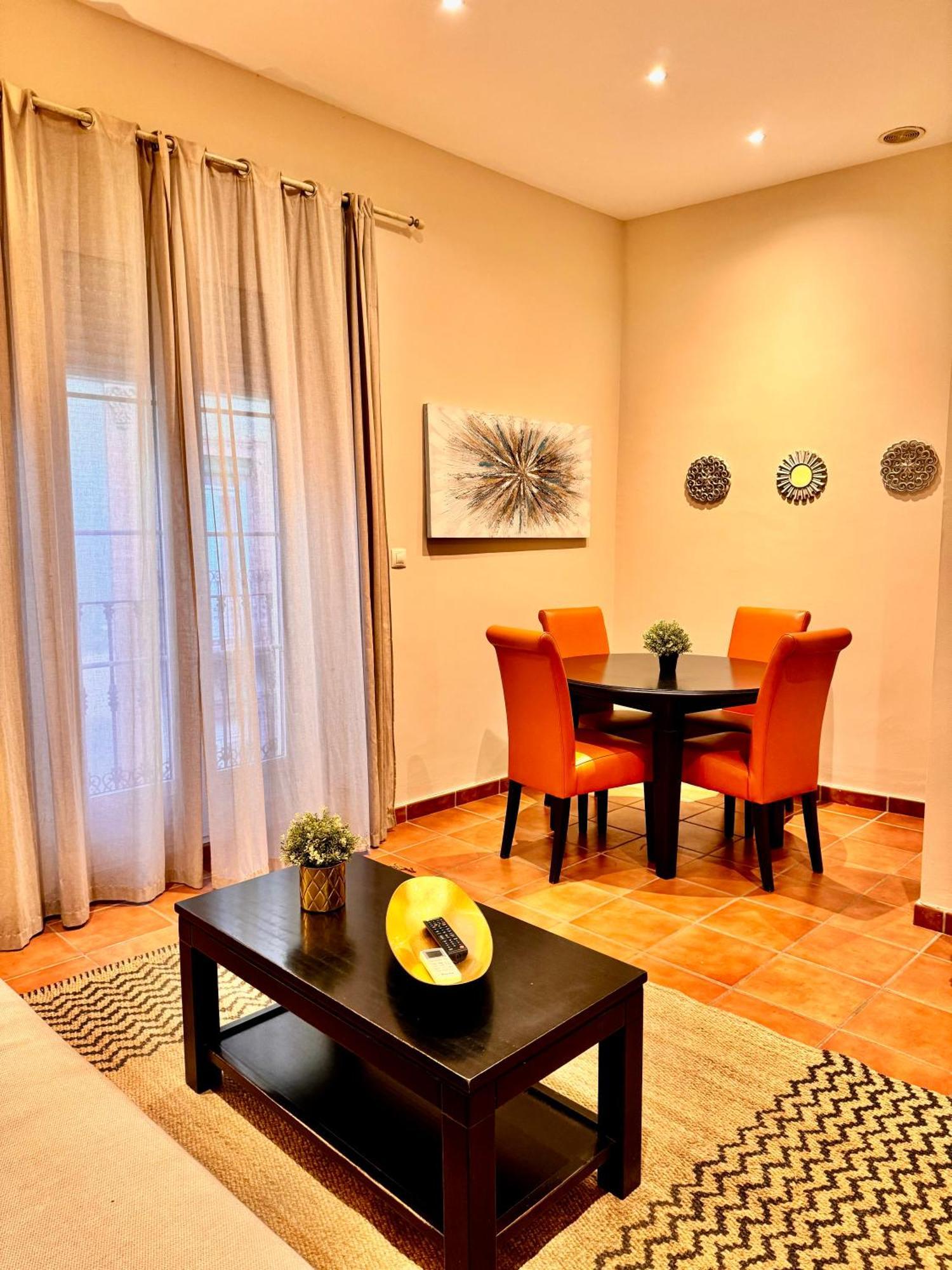Modern Duplex Center 2d2b Seville