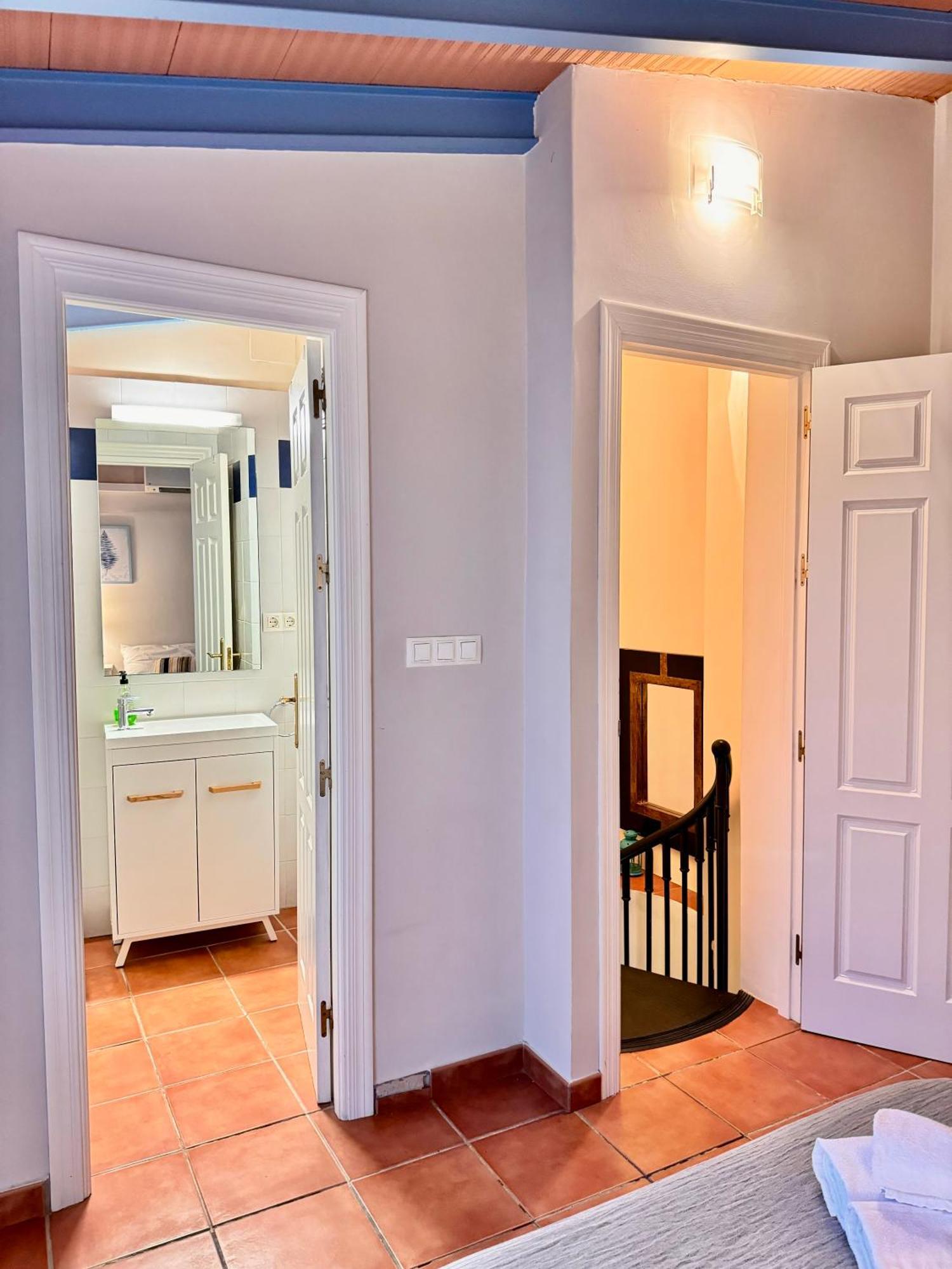 Modern Duplex Center 2d2b *