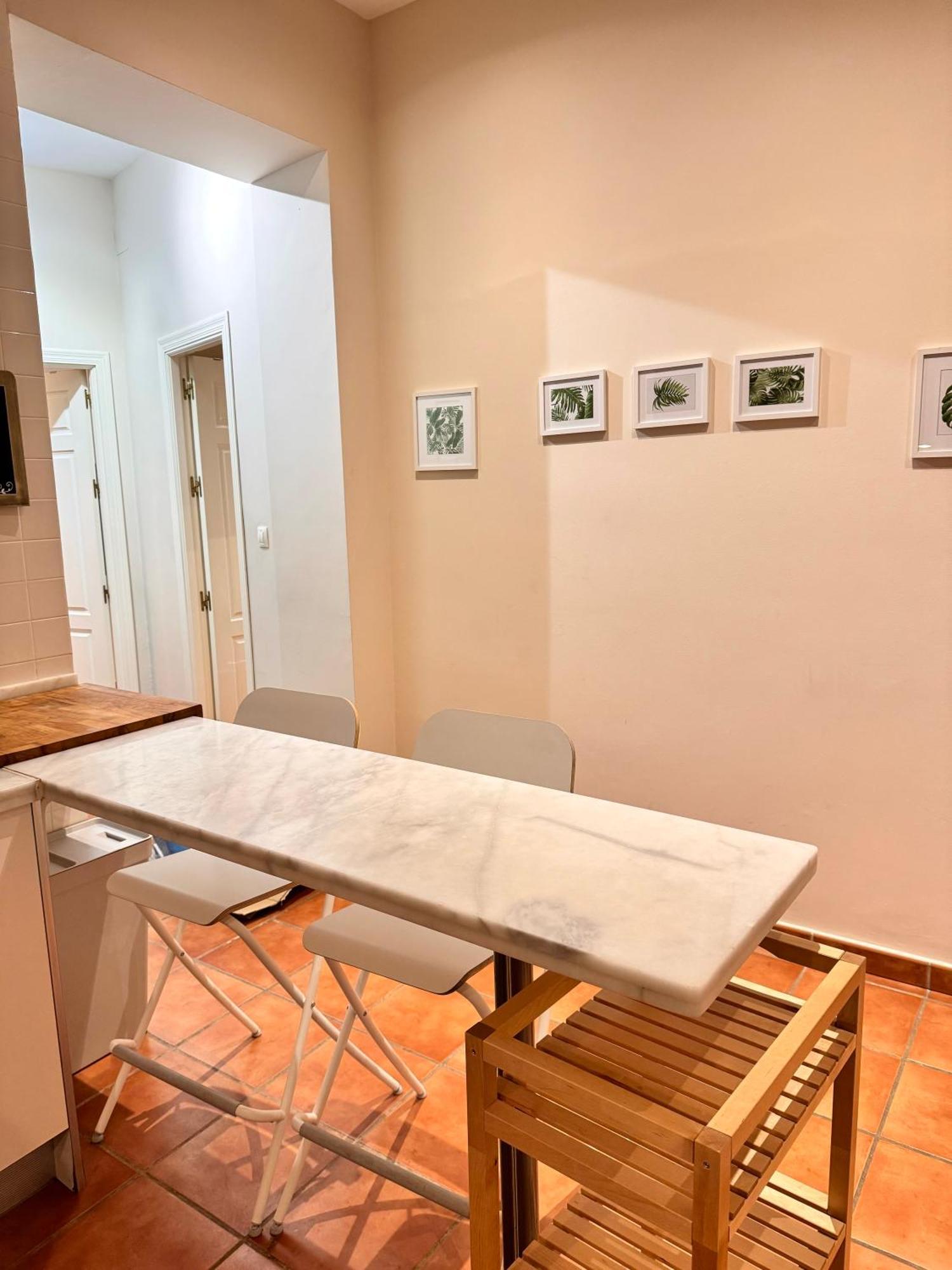 Modern Duplex Center 2d2b *